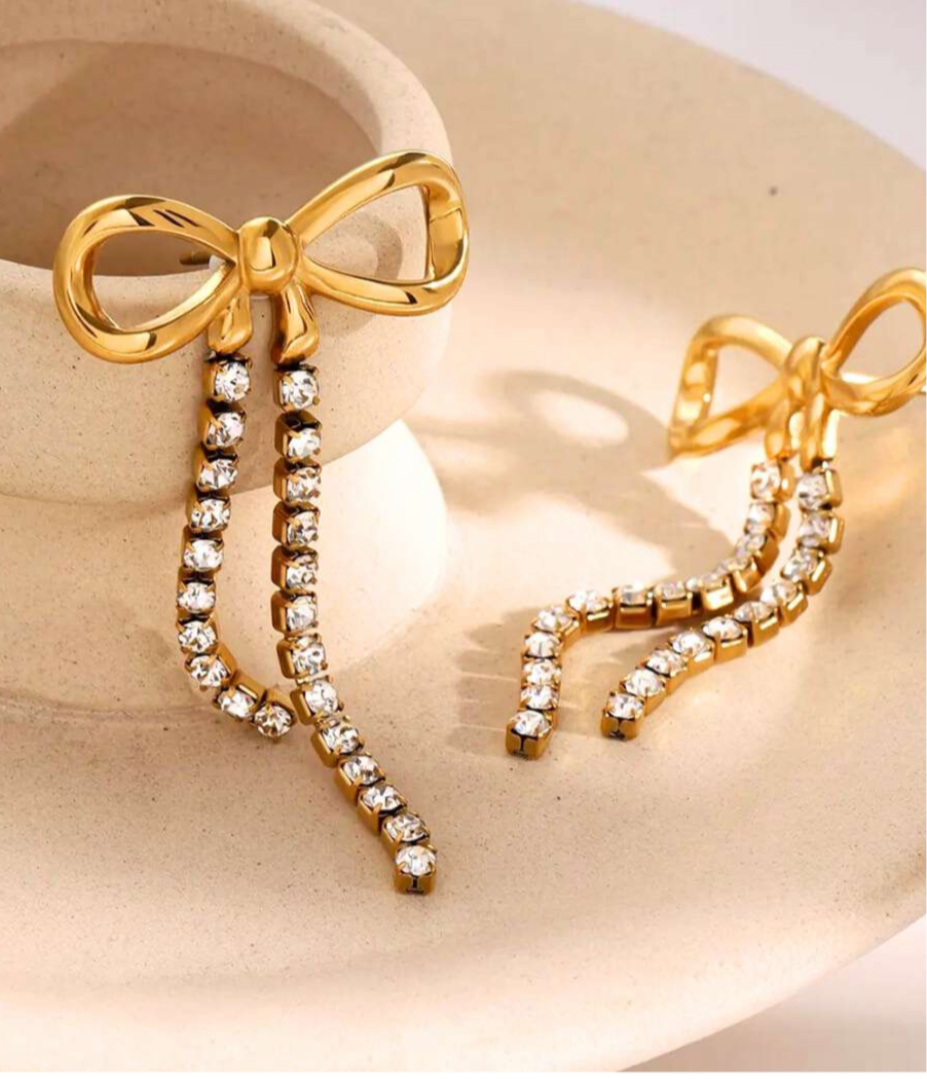 Bow dangles