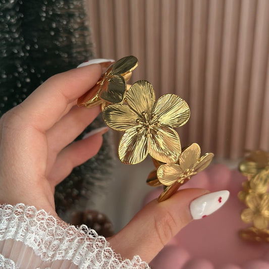 Flower cuff