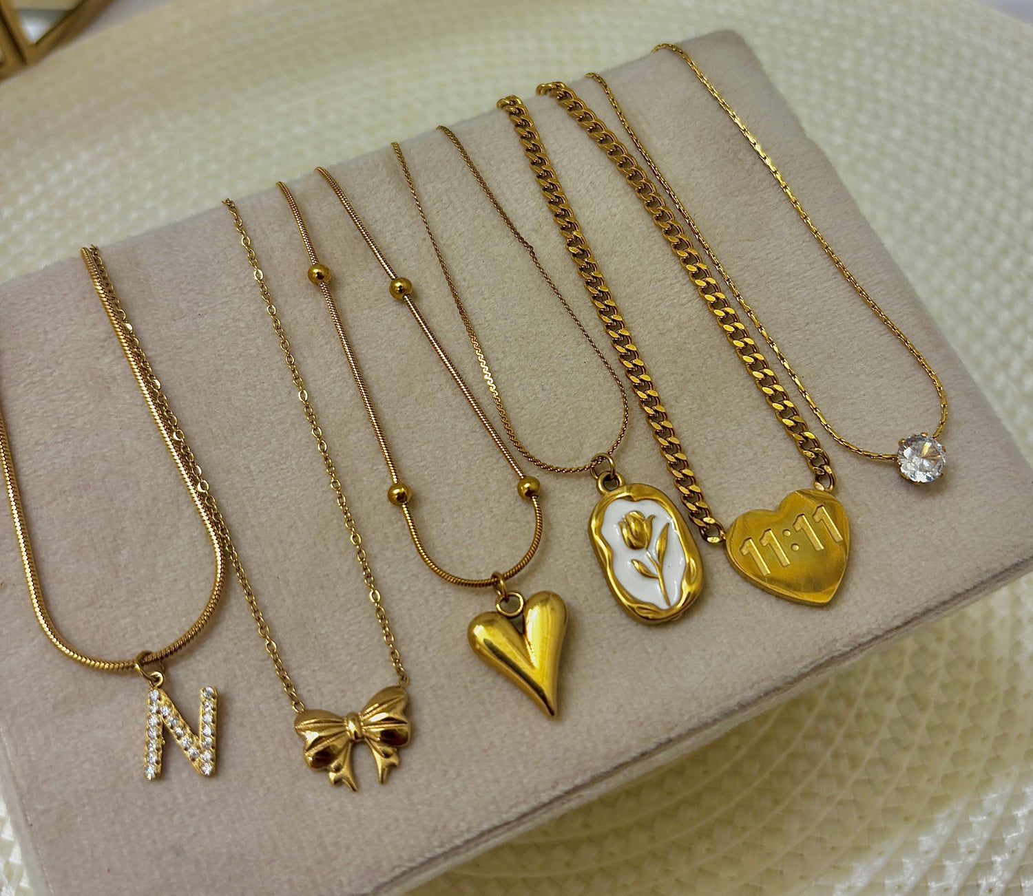 Neckpeices