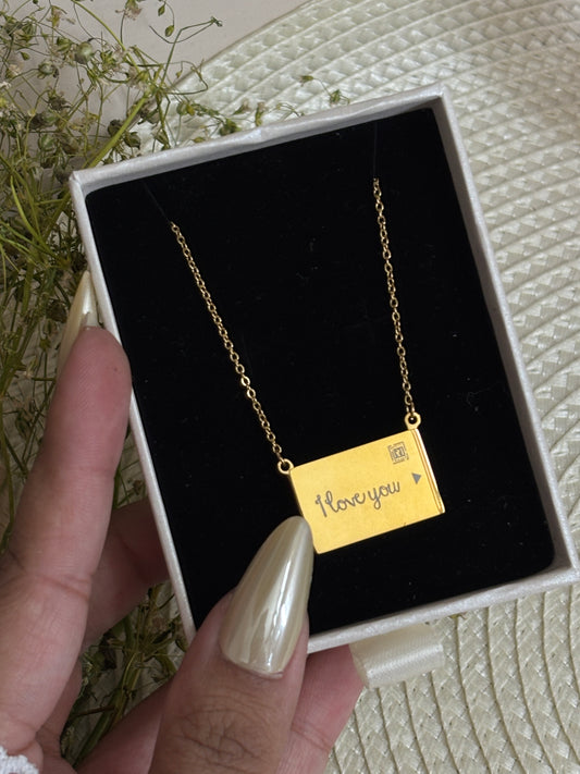 I love you neckpeice