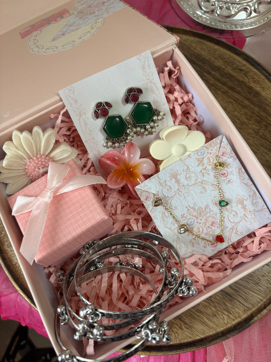 Desi girl hamper with neck piece and chudiyan