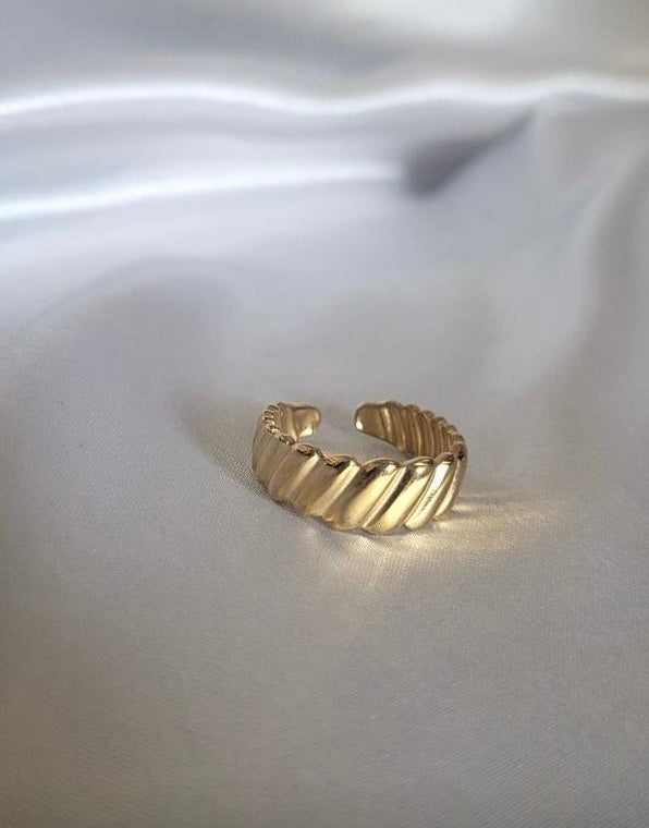 Croissant Ring