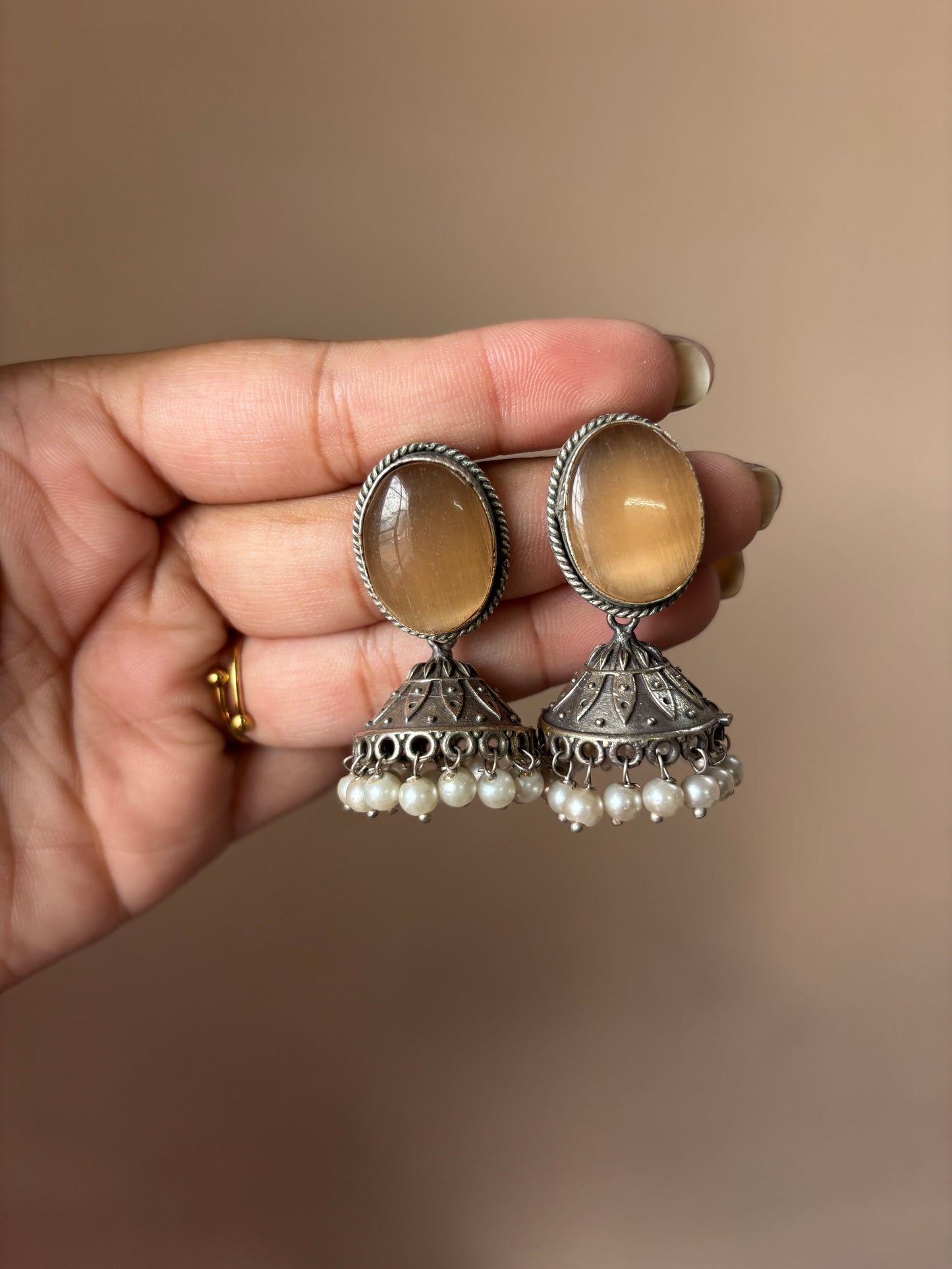 Brownstone jhumka