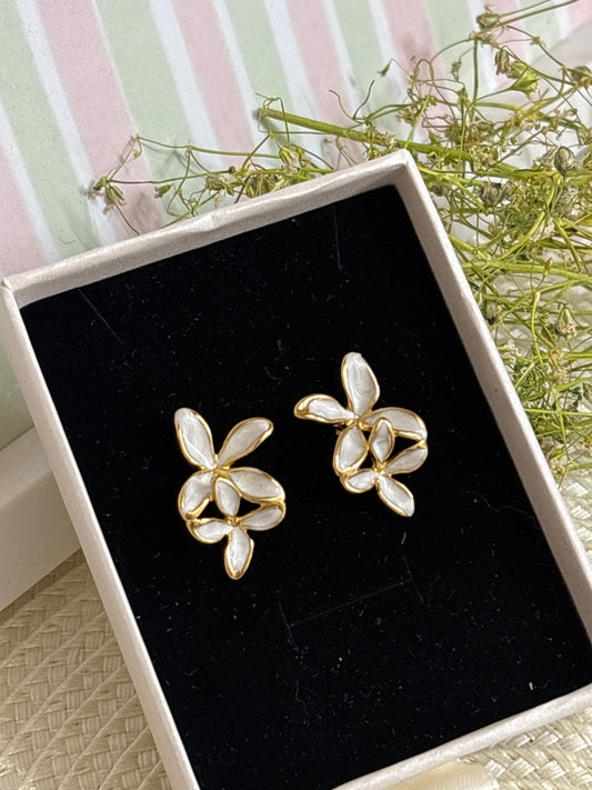 Leafy Dangles ( white )