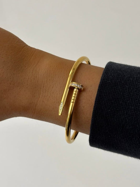 Stone nail kada