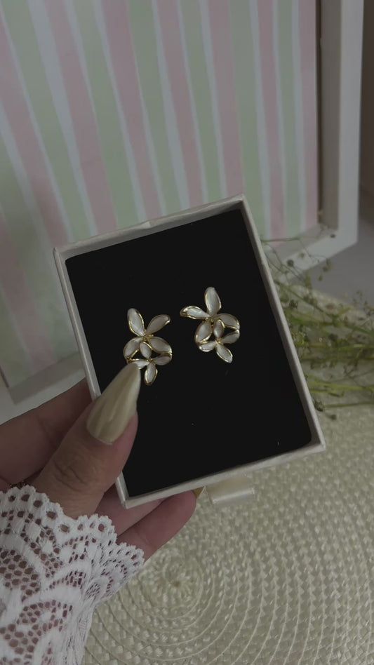 Leafy Dangles ( white )